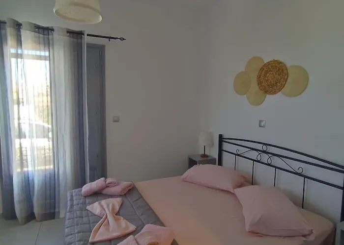 Holiday home Sifnaiou 2 Parasporos